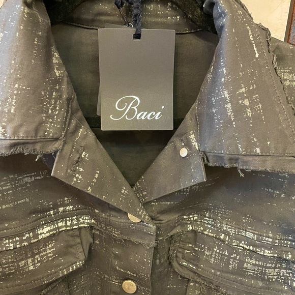 Baci (Italy) jacket with raw edges and metallic accents - Picture 8 of 8